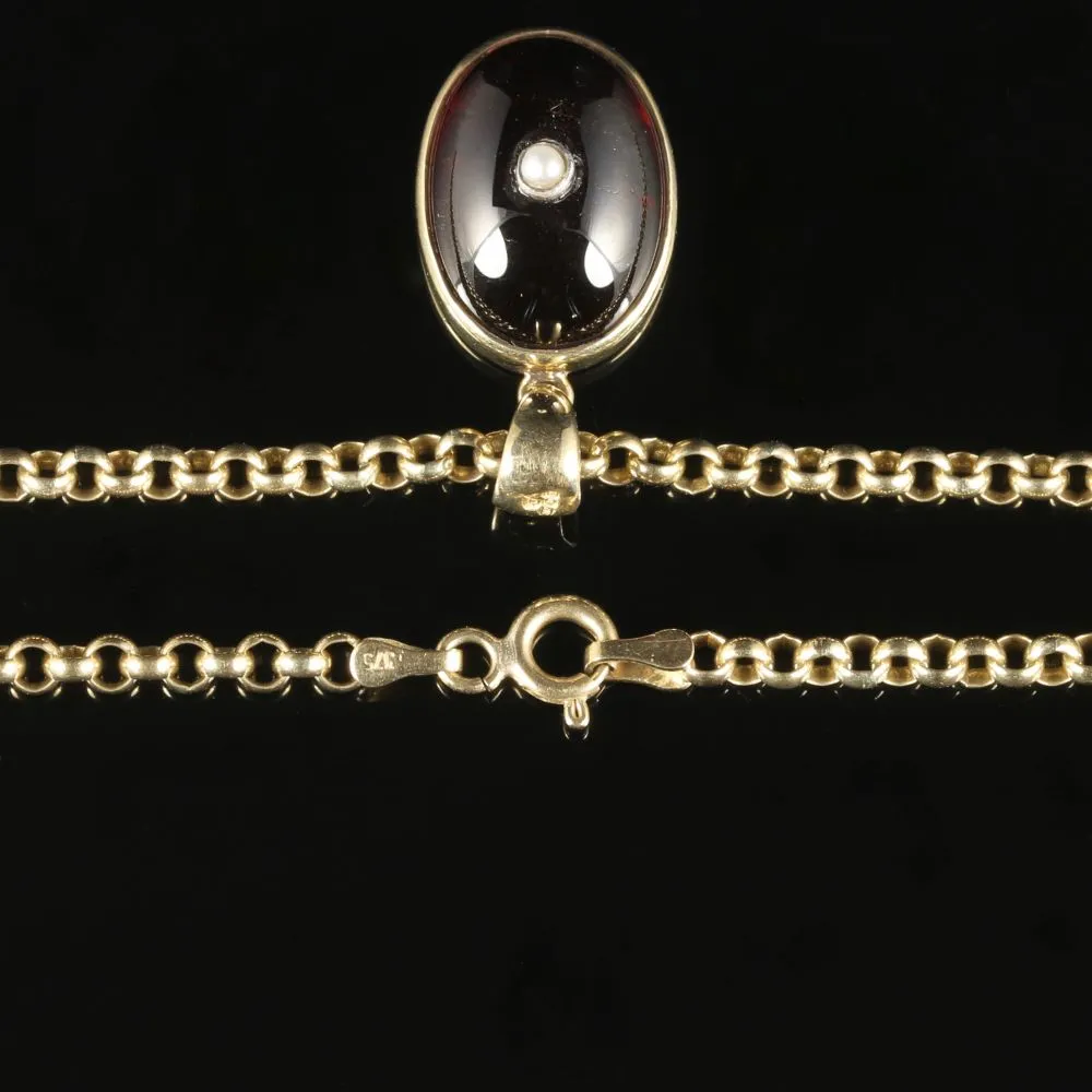 Antique Victorian Garnet Pendant And Chain 9Ct Gold