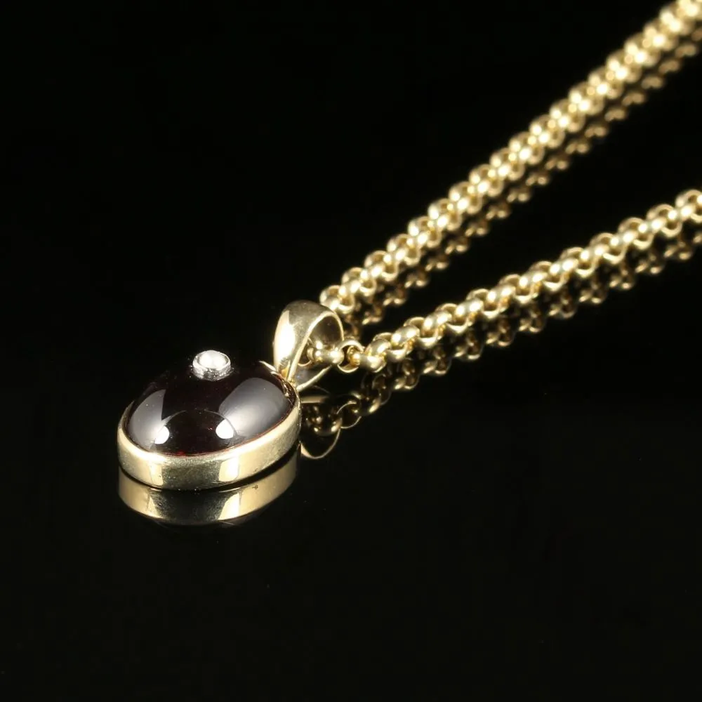 Antique Victorian Garnet Pendant And Chain 9Ct Gold