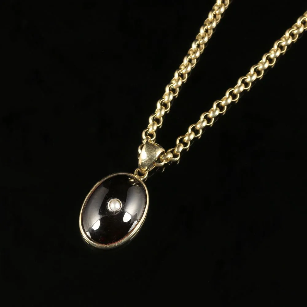 Antique Victorian Garnet Pendant And Chain 9Ct Gold