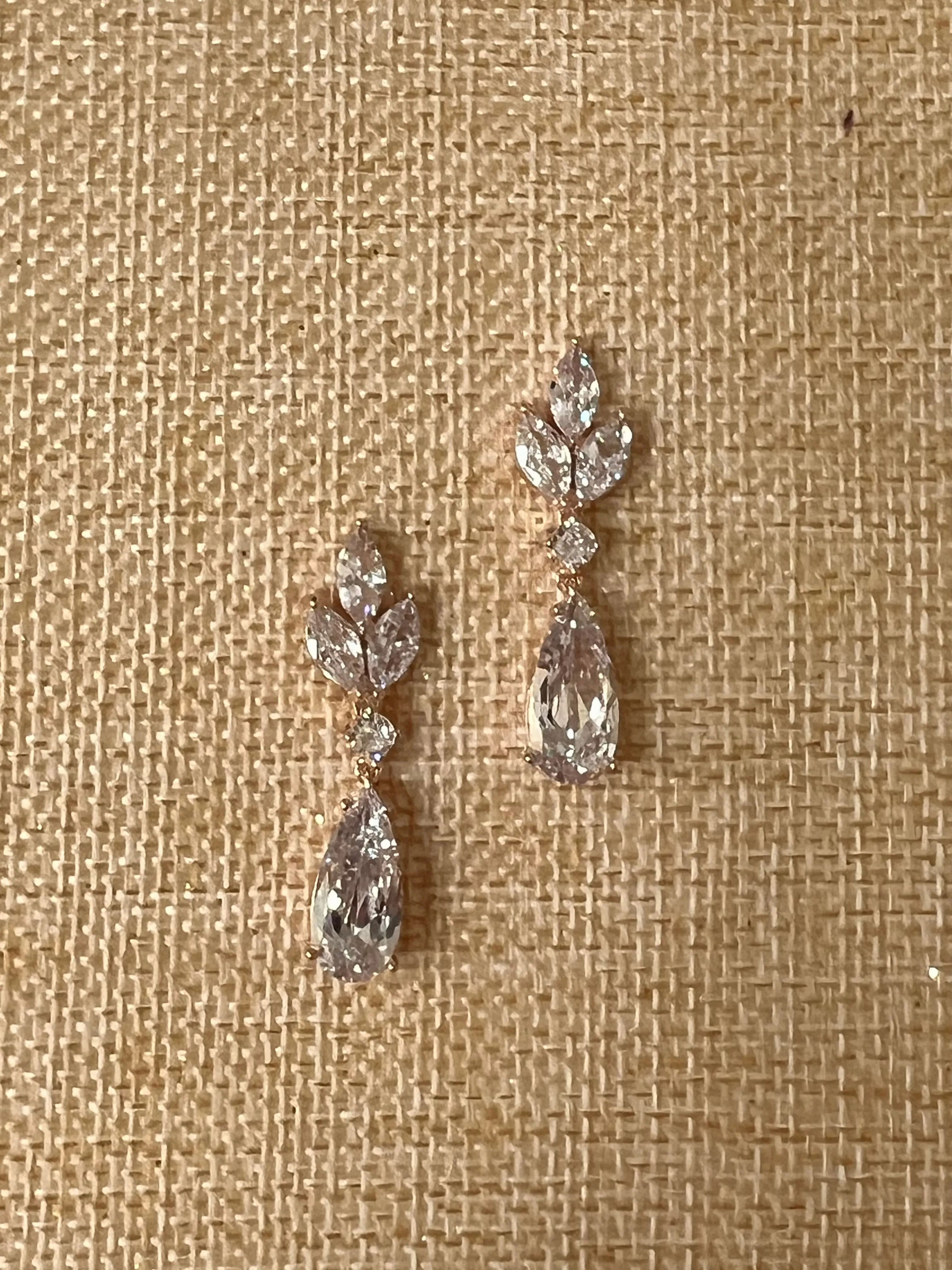 Bridal Earrings, Quinceanera Swarovski and Zirconia Earring, Dainty Drop