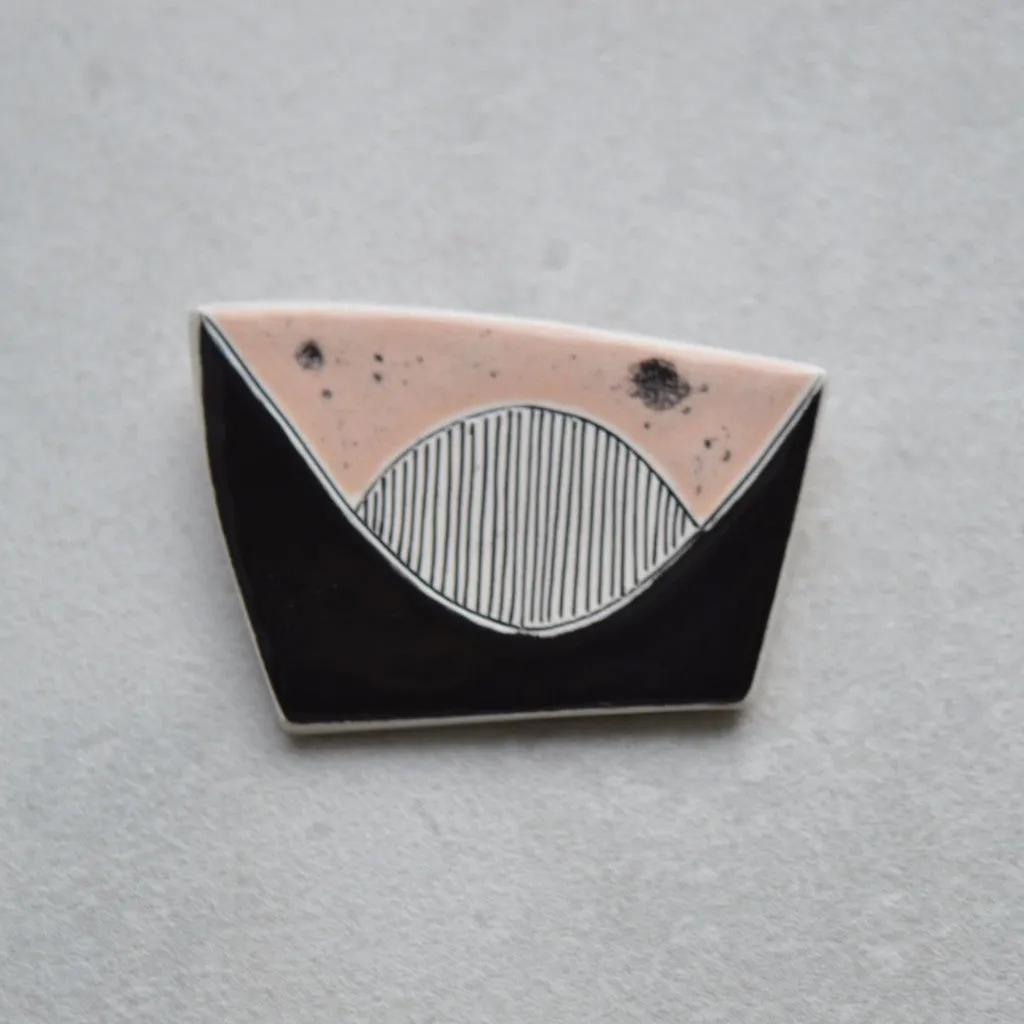 Ceramic brooch - Dusky peach