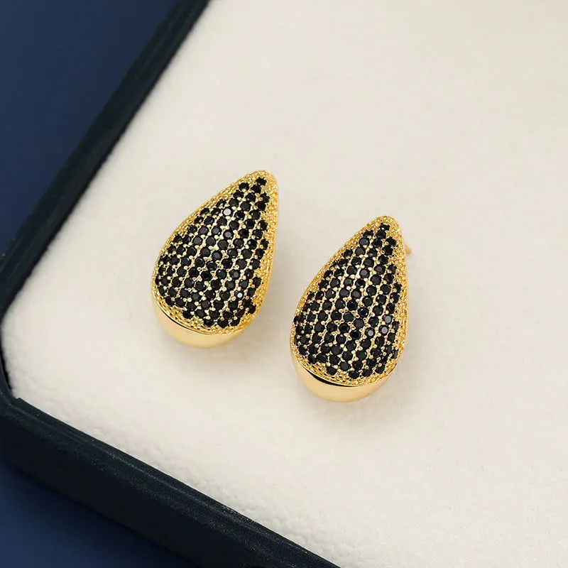 Dazzling Teardrop Stud Earrings - Add a Touch of Elegance to Any Outfit