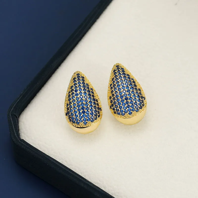 Dazzling Teardrop Stud Earrings - Add a Touch of Elegance to Any Outfit