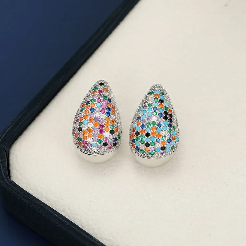 Dazzling Teardrop Stud Earrings - Add a Touch of Elegance to Any Outfit
