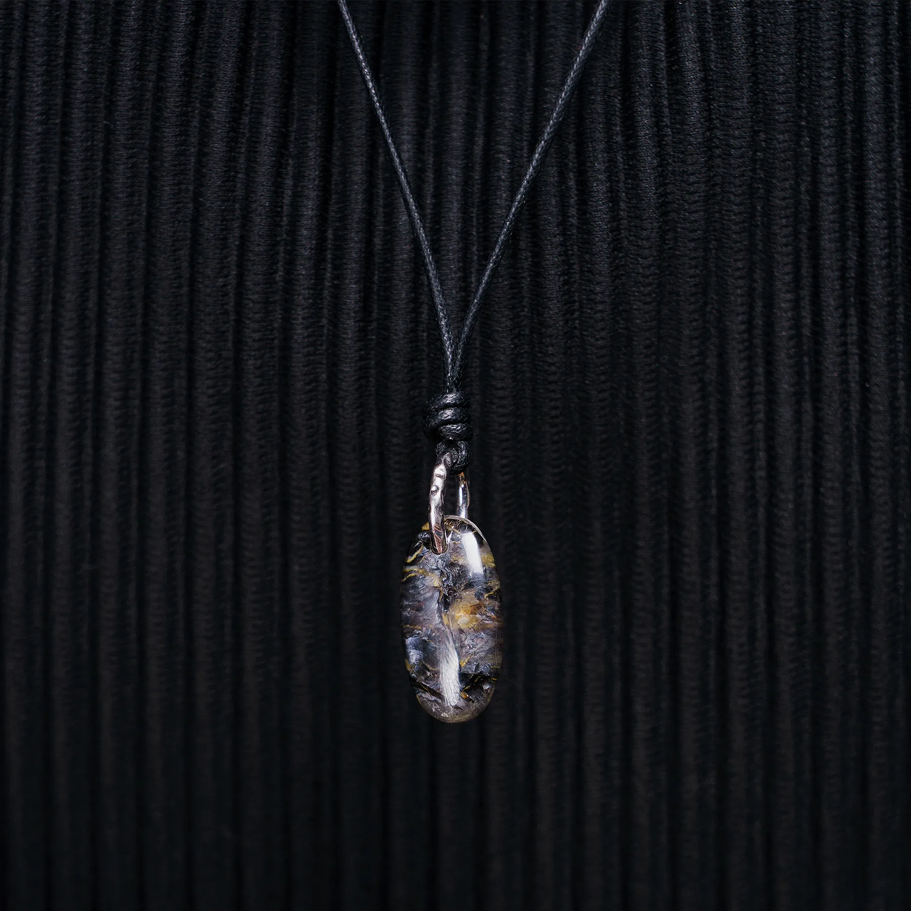 Dendritic Quartz (38.50ct) necklace in 18k white gold