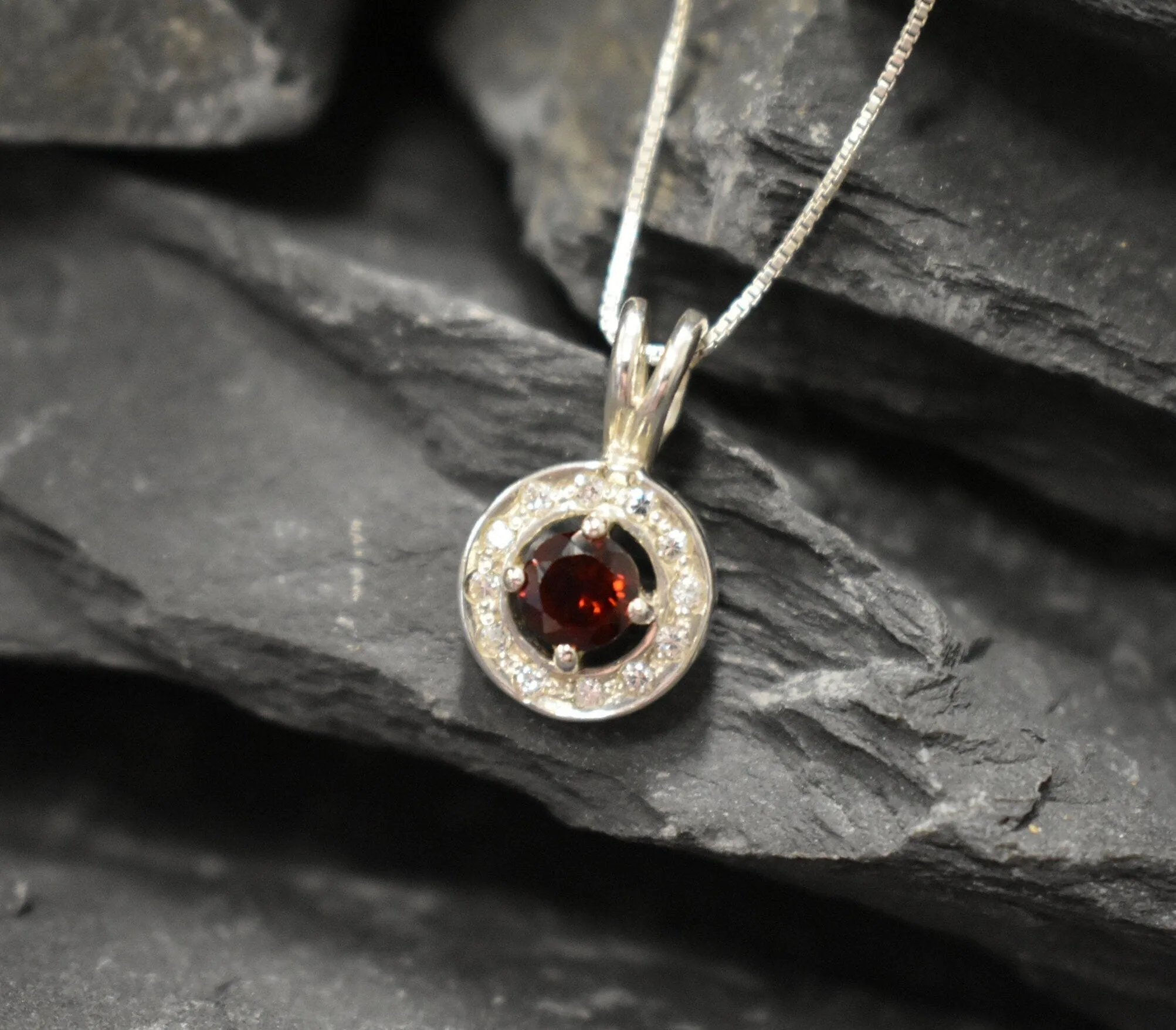 Round Garnet Pendant - Vintage Garnet Necklace - Red Dainty Necklace