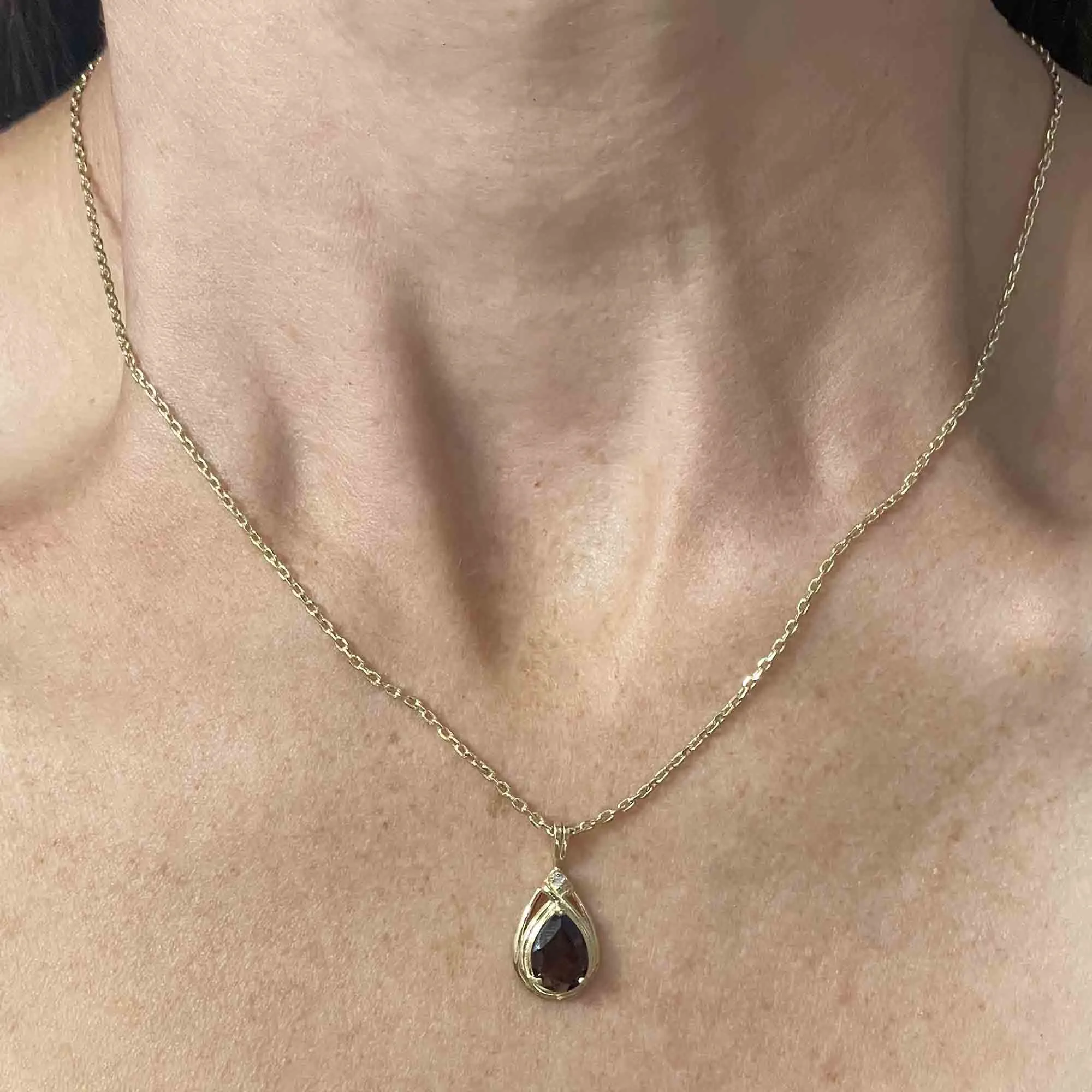 Vintage 10K Gold Pear Cut Garnet Diamond Pendant Necklace