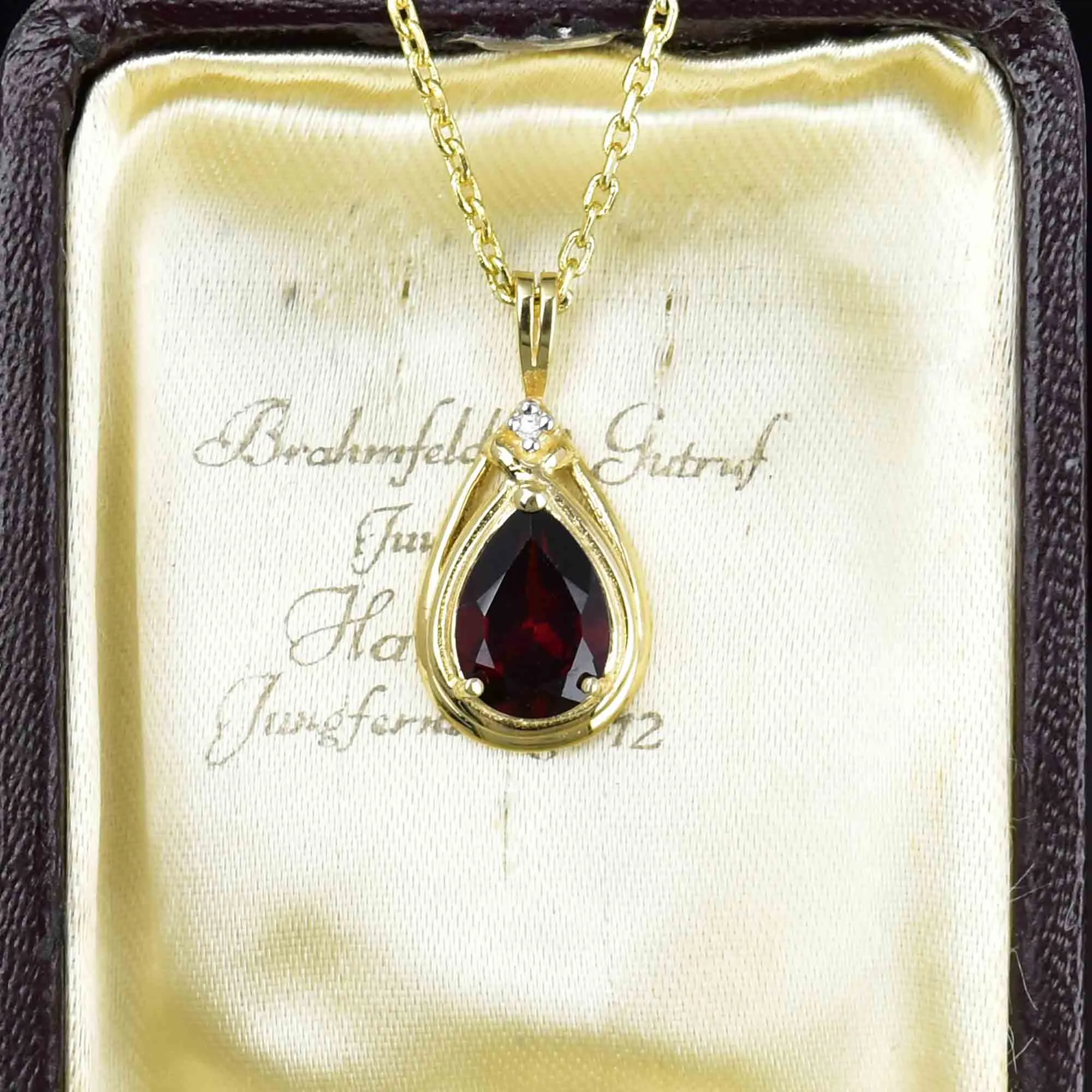 Vintage 10K Gold Pear Cut Garnet Diamond Pendant Necklace