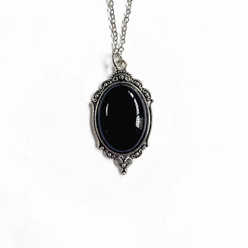 Vintage Style Oval Quartz Cameo Necklace